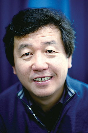 Cover image for 강우석