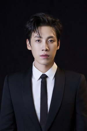 Cover image for 昌隆