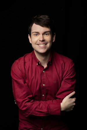 Cover image for Adrián Labrador