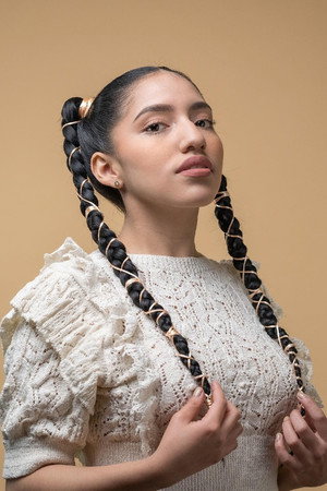 Cover image for Renata Flores