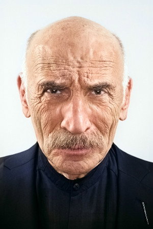 Cover image for Tuncel Kurtiz