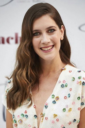 Cover image for Clara Alonso