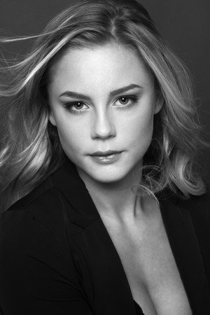 Cover image for Molly Nutley