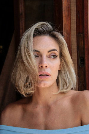 Cover image for Emilia Attías