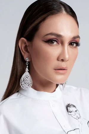 Cover image for Luna Maya