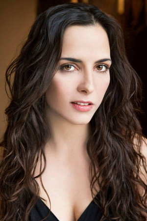 Cover image for Marisa Román