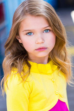 Cover image for Valentina Gordon