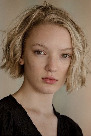Cover image for Raffiella Chapman