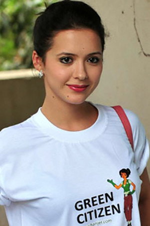 Cover image for Isha Sharvani