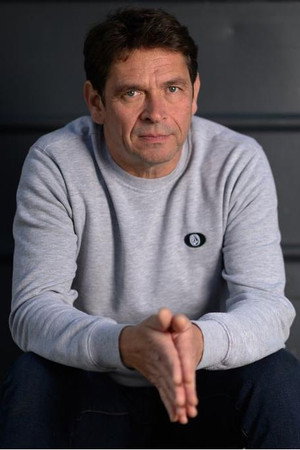 Cover image for Tom Mikulla