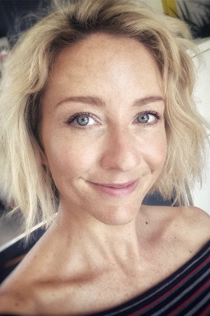 Cover image for Flora Moody