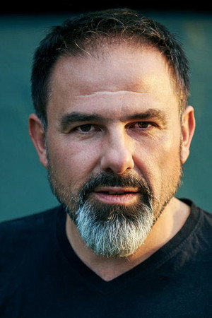 Cover image for Carlos Lobo