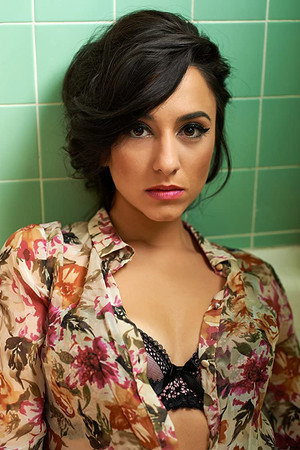 Cover image for Desi Ivanova
