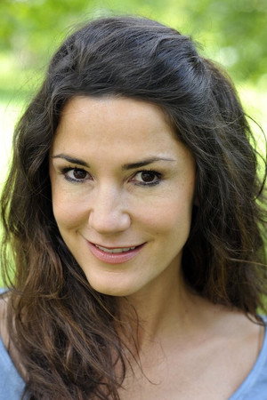 Cover image for Mariella Ahrens