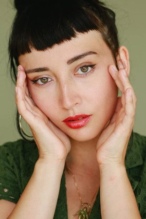 Cover image for Daphné Huynh