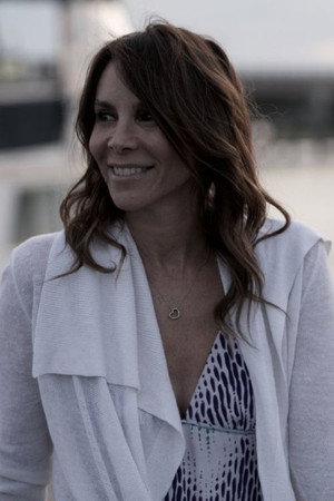 Cover image for Pamela Thur