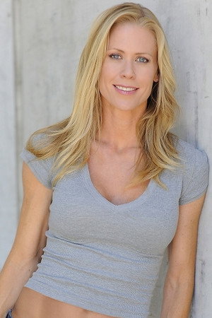 Cover image for Alisa Hensley