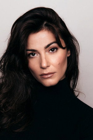 Cover image for Elysia Rotaru