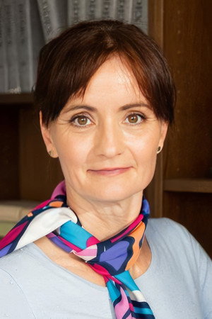 Cover image for Monika Čertezni