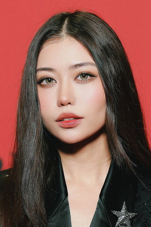 Cover image for Aida Kurmangalieva
