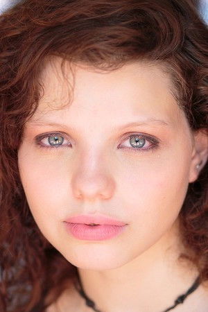Cover image for Chloë Levine