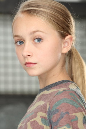 Cover image for Ivy Dubreuil