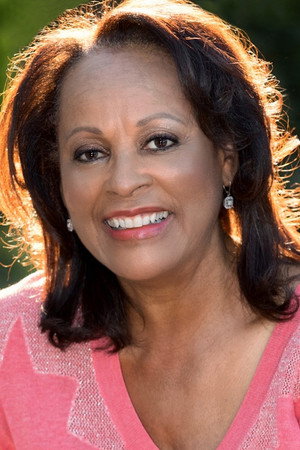 Cover image for Sheila Wills