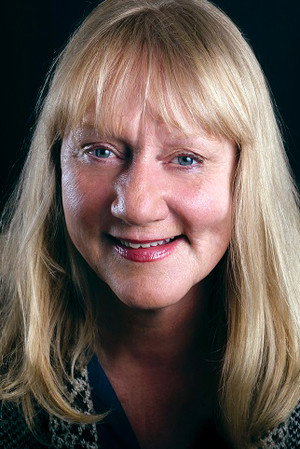 Cover image for Deanna Oliver