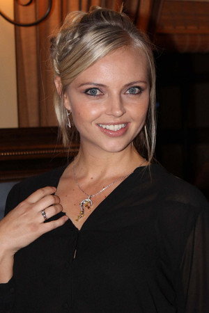 Cover image for Yutame Venter