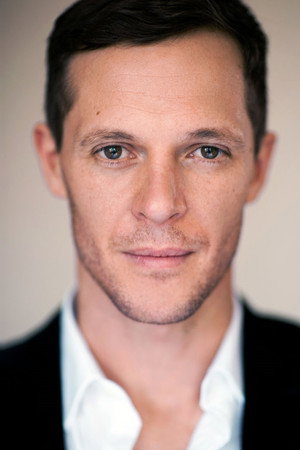Cover image for Gareth Reeves