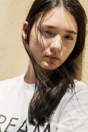 Cover image for 石坂友里
