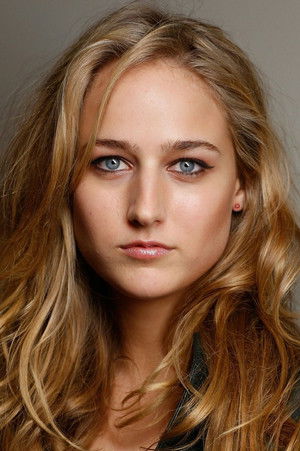 Cover image for Leelee Sobieski