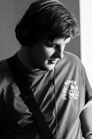 Cover image for Jake Helmen