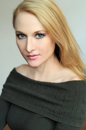 Cover image for Deedee Luxe