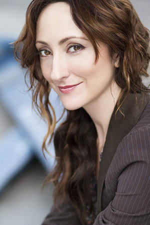 Cover image for Carmen Cusack