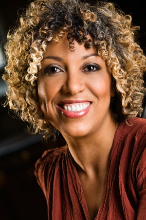 Cover image for Lesley Ewen