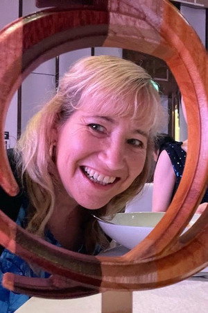 Cover image for Linda Shayne