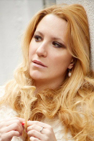 Cover image for Alexandra Hummingson