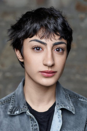 Cover image for Nairi Hadodo