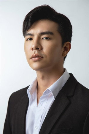 Cover image for Steven Nguyễn