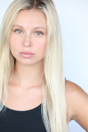 Cover image for Alexandra Peters