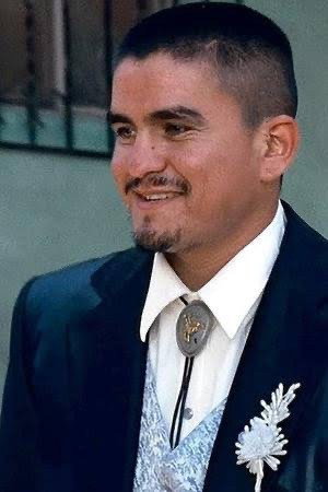 Cover image for Robert Esquivel