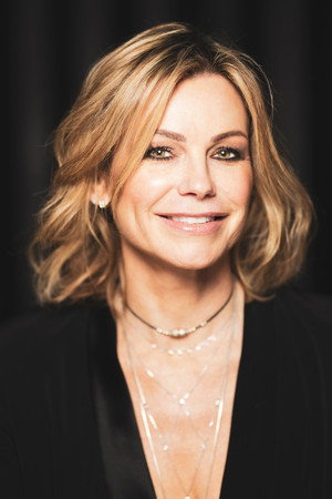 Cover image for Caroline Néron