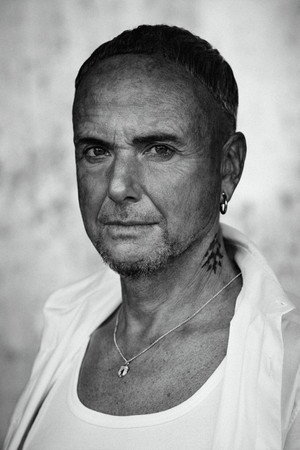 Cover image for Paul Landers