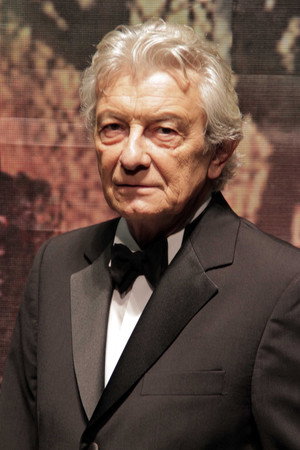 Cover image for Arturo Bonín