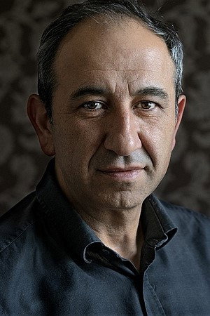 Cover image for Hilmi Sözer