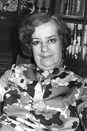 Cover image for Carmen Martínez Sierra