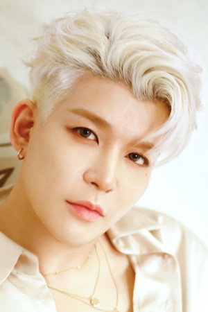 Cover image for Kang Sung-hoon