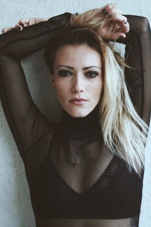Cover image for Anna Cyzon