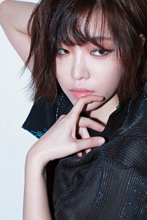 Cover image for Son Ga-in